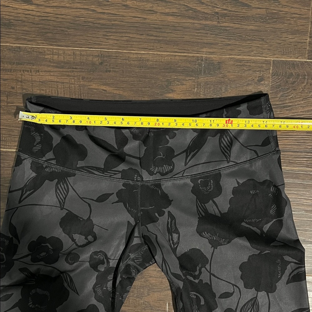 lululemon athletica Black Floral Print Leggings - Picture 8 of 10